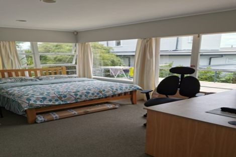 Photo of property in 2/7 Folkestone Street, Murrays Bay, Auckland, 0630