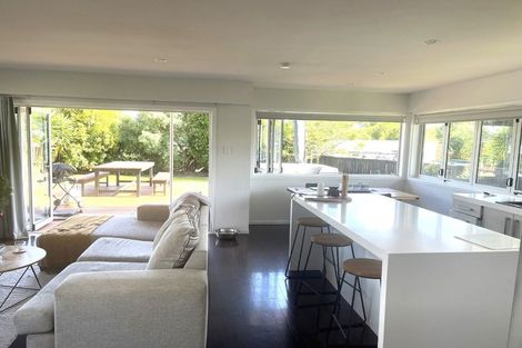 Photo of property in 8 Eskdale Road, Birkdale, Auckland, 0626