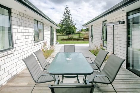 Photo of property in 79 Murray Ward Drive, Te Kauwhata, 3710