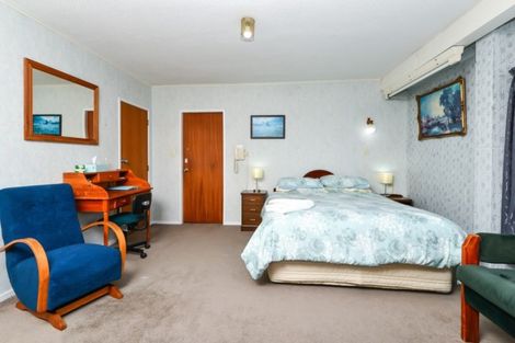 Photo of property in 18 Gilbass Avenue, Hamilton Lake, Hamilton, 3204