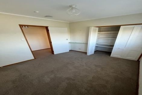 Photo of property in 9 Ellesmere Crescent, Pakuranga Heights, Auckland, 2010