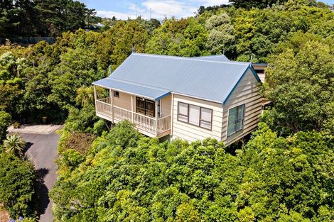 Photo of property in 4 Bushland Grove, Paparangi, Wellington, 6037