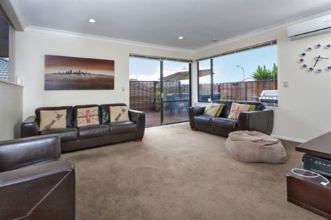 Photo of property in 1/19 Simmental Crescent, Somerville, Auckland, 2014