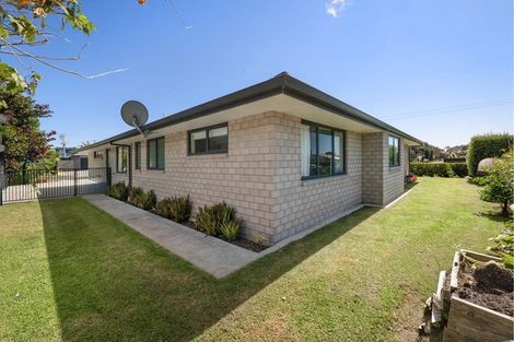 Photo of property in 1 Anatere Rise, Athenree, Katikati, 3177