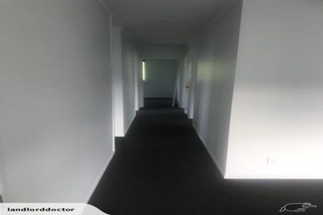 Photo of property in 13 Lendenfeld Drive, Papatoetoe, Auckland, 2025