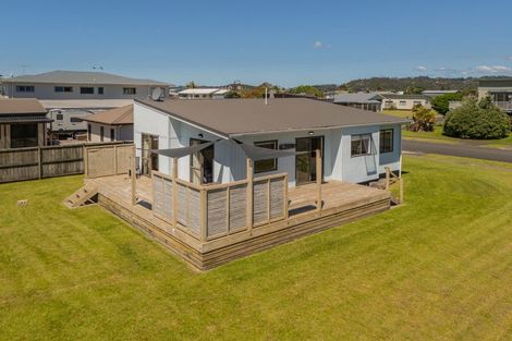 Photo of property in 15 Marlin Street, Whitianga, 3510