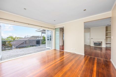 Photo of property in 386 Lake Road, Takapuna, Auckland, 0622