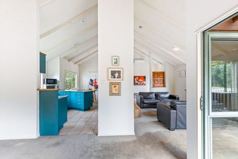 Photo of property in 90a Atkinson Road, Titirangi, Auckland, 0604