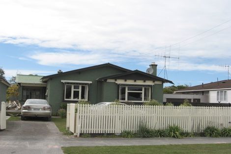 Photo of property in 25 Selwyn Crescent, College Estate, Whanganui, 4500