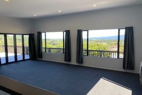 Photo of property in 45b Kakariki Grove, Waikanae, 5036