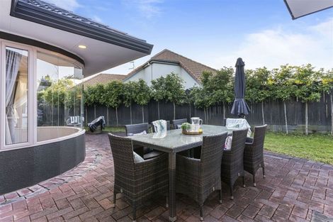 Photo of property in 15 Windsong Court, Northpark, Auckland, 2013