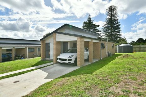 Photo of property in 16 Taupata Lane, Helensville, 0800