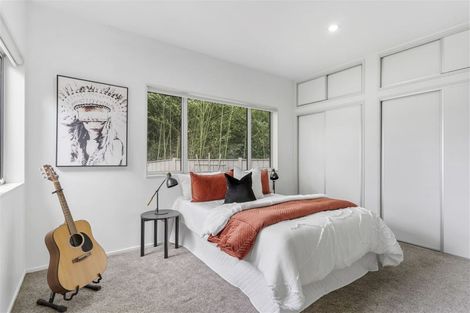 Photo of property in 26 Seaview Road, Castor Bay, Auckland, 0620