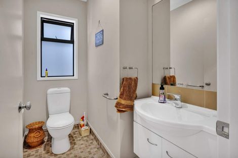 Photo of property in 2 Heaphy Road, Opunake, 4616