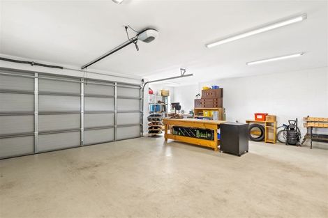 Photo of property in 18 Maffeys Road, Mount Pleasant, Christchurch, 8081