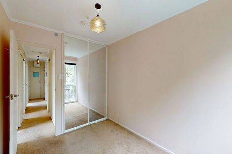 Photo of property in Victoria Court, 7/4 Queen Street, Mount Victoria, Wellington, 6011