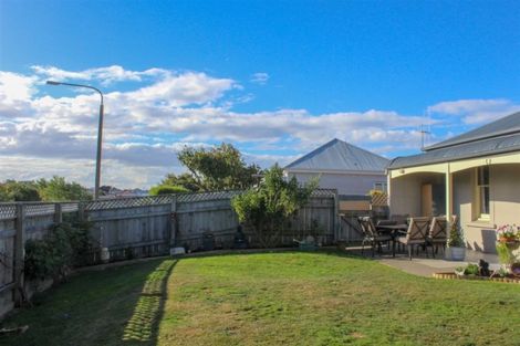 Photo of property in 19 Avenue Road, West End, Timaru, 7910