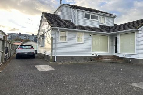 Photo of property in 35 Anzac Street, Takapuna, Auckland, 0622