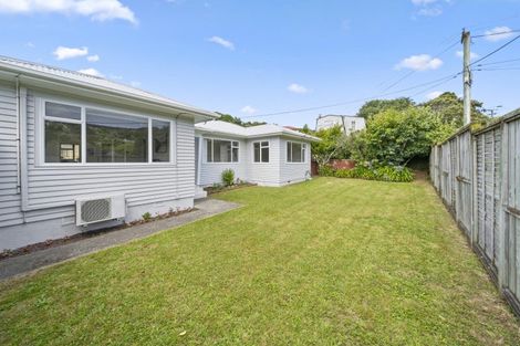 Photo of property in 6 Park Avenue, Tawa, Wellington, 5028