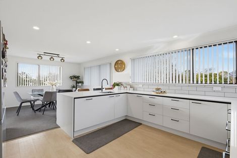 Photo of property in 2 Regency Crescent, Redwood, Christchurch, 8051