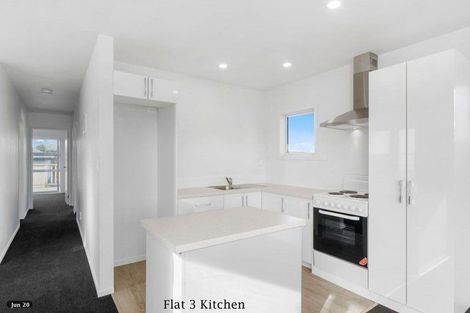 Photo of property in 3/4313 Great North Road, Glendene, Auckland, 0602