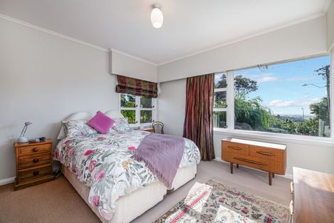 Photo of property in 8a Ava Avenue, Titirangi, Auckland, 0604