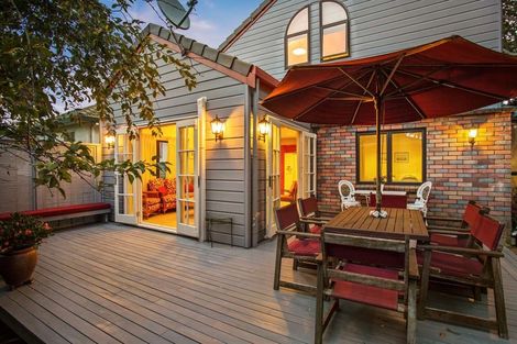 Photo of property in 34 Atarangi Road, Greenlane, Auckland, 1051