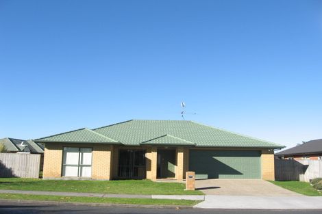 Photo of property in 62 Wattle Farm Road, Wattle Downs, Auckland, 2103