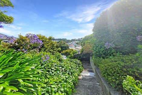 Photo of property in 16 Lawrence Street, Newtown, Wellington, 6021