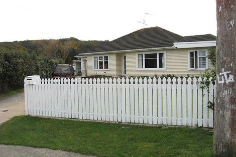Photo of property in 4 Russell Road, Wainuiomata, Lower Hutt, 5014