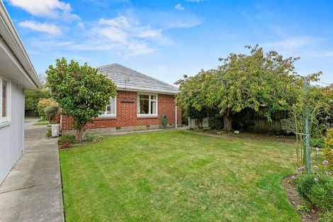 Photo of property in 35 Liverton Crescent, Bishopdale, Christchurch, 8053