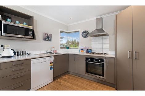 Photo of property in 7/64 Kawaha Point Road, Kawaha Point, Rotorua, 3010