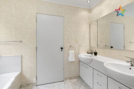 Photo of property in 24 Summit Road, Fairfield, Lower Hutt, 5011