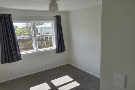 Photo of property in 11 Blenheim Place, Vogeltown, New Plymouth, 4310