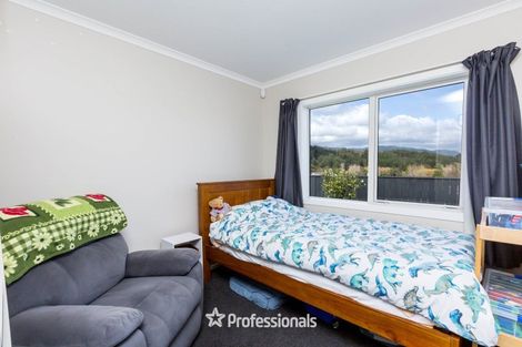 Photo of property in 88 Sunstone Crescent, Timberlea, Upper Hutt, 5018