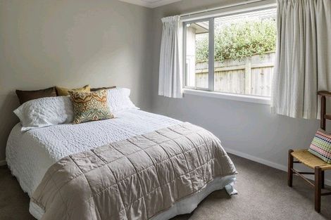 Photo of property in 5 Fiordland Place, Aotea, Porirua, 5024