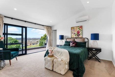 Photo of property in 13 Bartells Drive, Goodwood Heights, Auckland, 2105