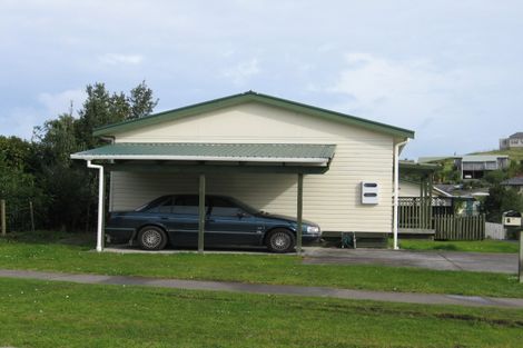 Photo of property in 4/69 Awaroa Road, Helensville, 0800