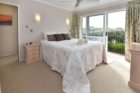 Photo of property in 2 Bella Vista Drive, Gulf Harbour, Whangaparaoa, 0930