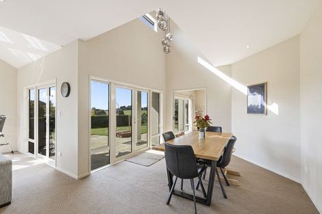 Photo of property in 10 Sampson Avenue, Waiwhakaiho, New Plymouth, 4312