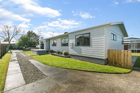 Photo of property in 5 Sequoia Place, Pukete, Hamilton, 3200
