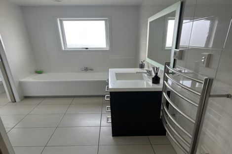 Photo of property in 23 Truby King Street, Merrilands, New Plymouth, 4312