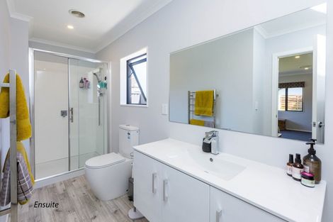 Photo of property in 17 Gilruth Road, Wallaceville, Upper Hutt, 5018