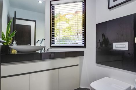 Photo of property in 2/31 Harry Ell Drive, Cashmere, Christchurch, 8022