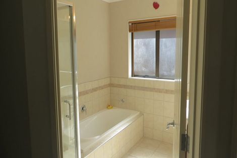 Photo of property in 40 Leafield Crescent, Henderson, Auckland, 0612