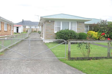 Photo of property in 2/4 Royal Arch Place, Rosehill, Papakura, 2113
