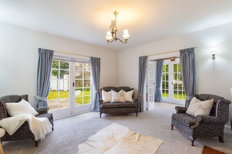 Photo of property in 24 Snowdon Road, Fendalton, Christchurch, 8052