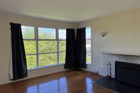 Photo of property in 33 Howard Road, Northcote, Auckland, 0627