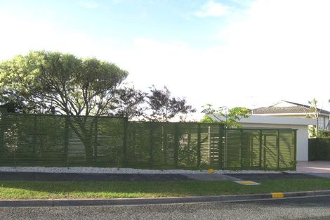 Photo of property in 33 Chatswood Grove, Chatswood, Auckland, 0626