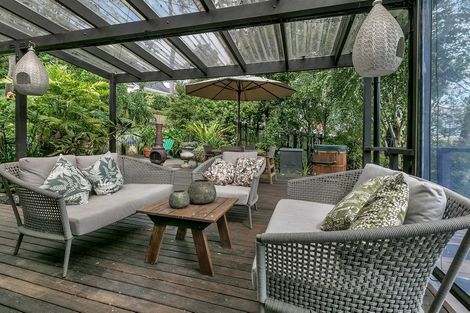 Photo of property in 1/1 Tern Place, Unsworth Heights, Auckland, 0632